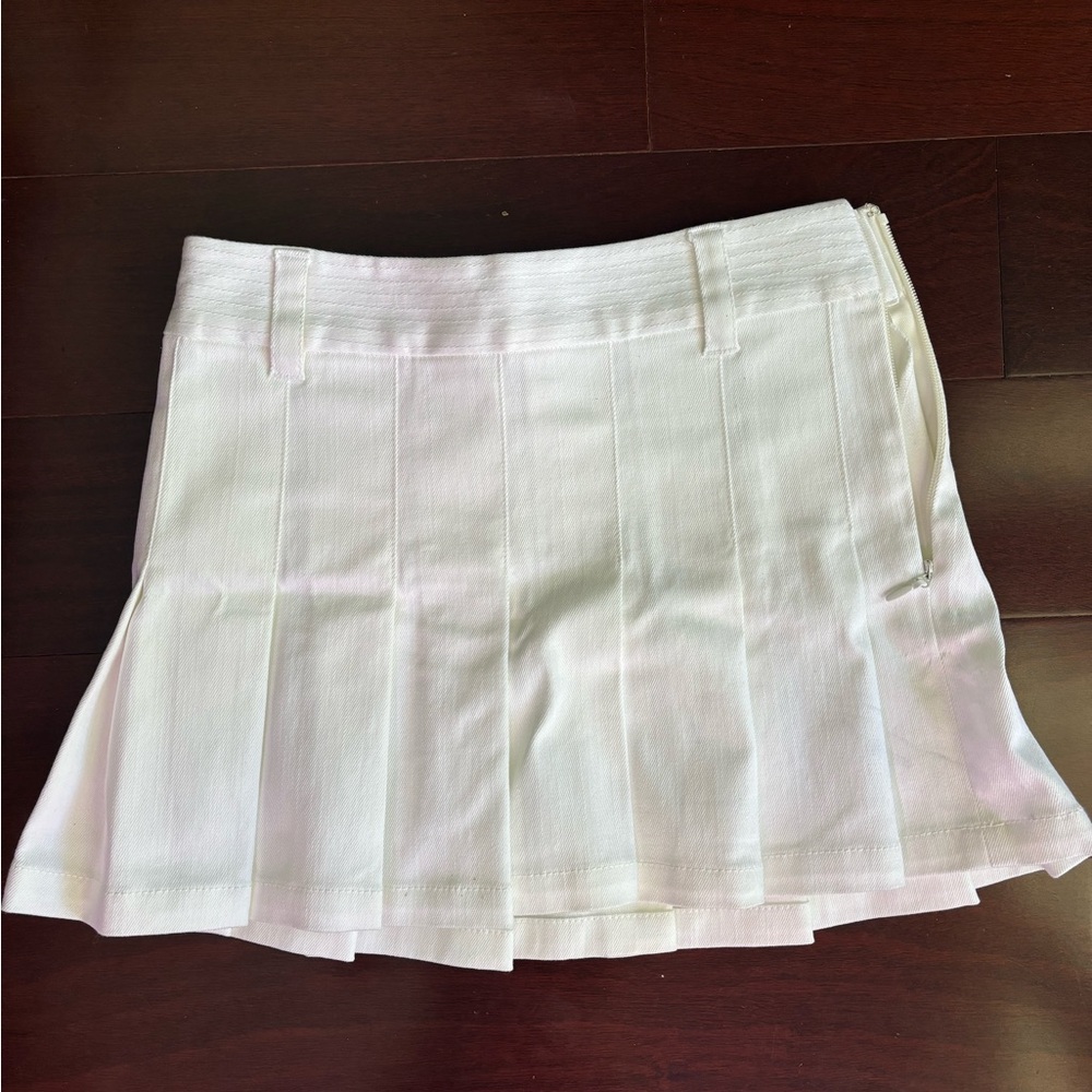 Cinq a Sept white pleated mini skirt
